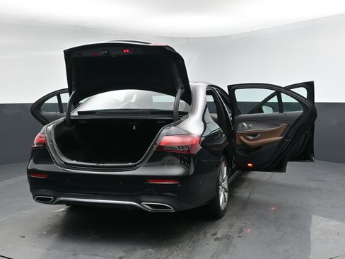 Used 2021 Mercedes-Benz E 450 4MATIC Sedan w/ Premium Package image 27