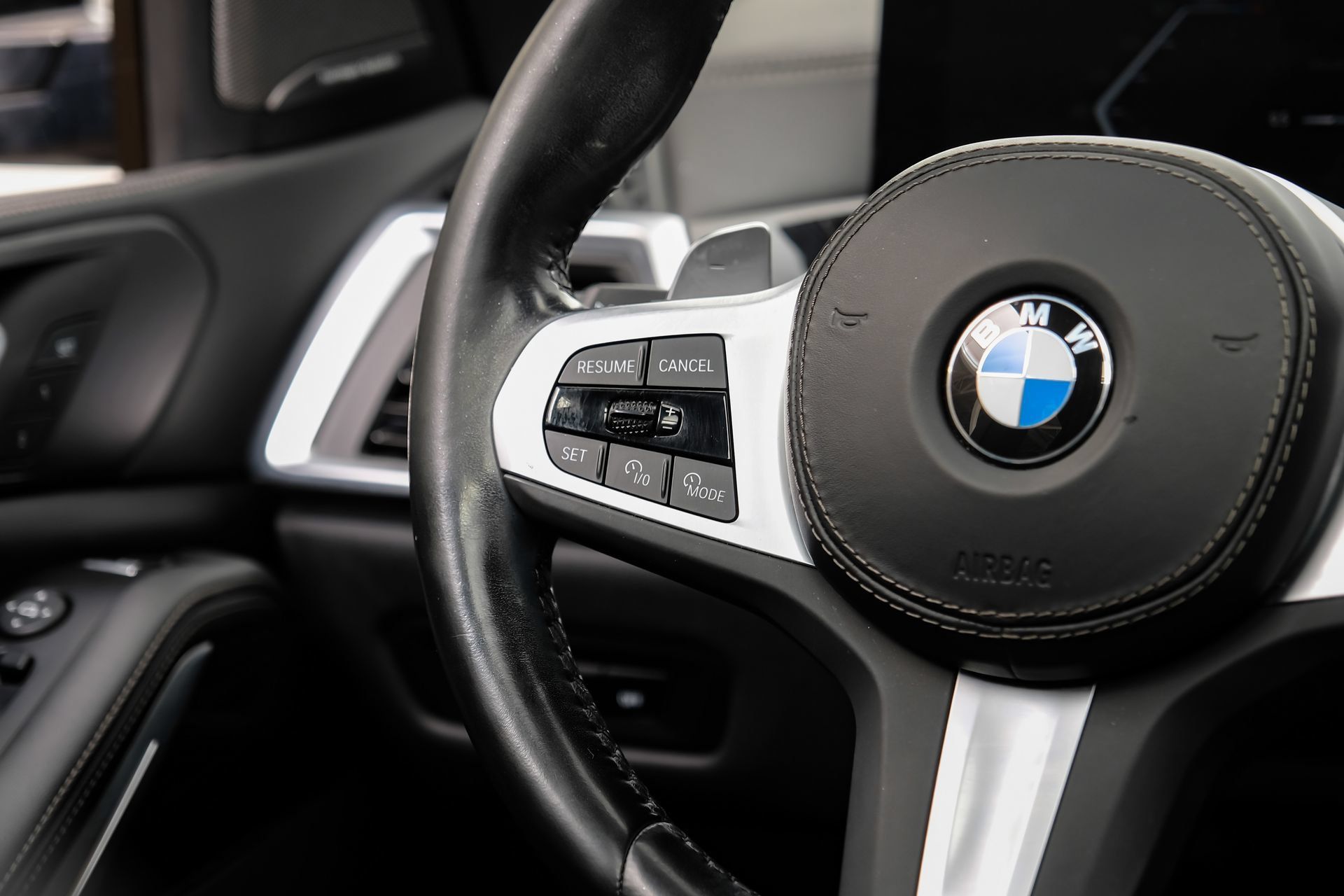 Used 2024 BMW X5 sDrive40i w/ M Sport Package RWD image 22