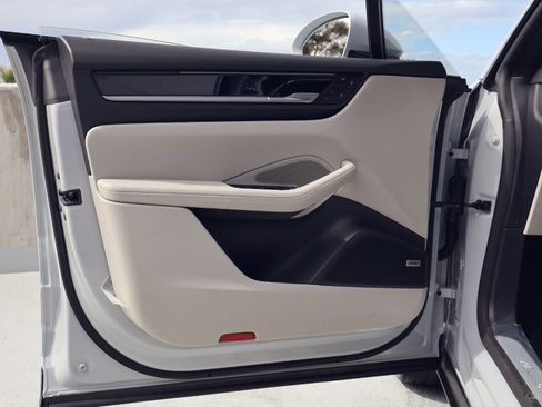 New 2026 Porsche Macan Electric image 13