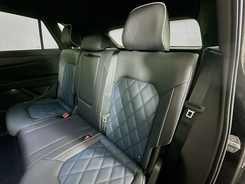 New 2026 Volkswagen Atlas Cross Sport SEL Premium R-Line image 25