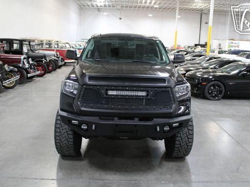 Used 2014 Toyota Tundra SR5 w/ TRD Off Road Package image 5