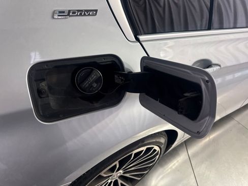 Used 2017 BMW 330e RWD image 15