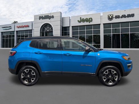 Used 2018 Jeep Compass Trailhawk w/ Leather Interior Group AWD/4WD image 2