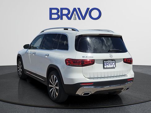 Used 2023 Mercedes-Benz GLB 250 image 3