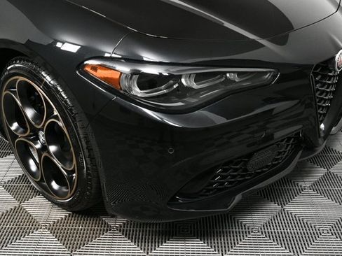 New 2025 Alfa Romeo Giulia w/ Driving Assist Package image 38