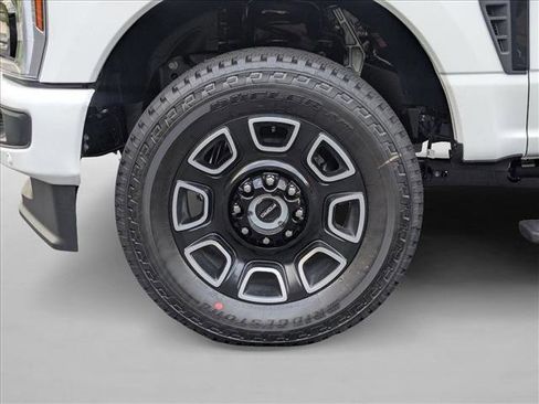 New 2026 Ford F250 Platinum image 9