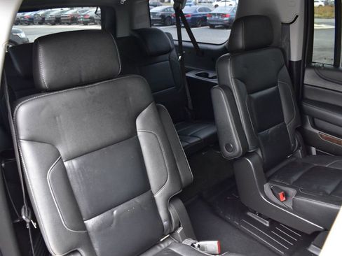 Used 2018 Chevrolet Suburban LT image 26