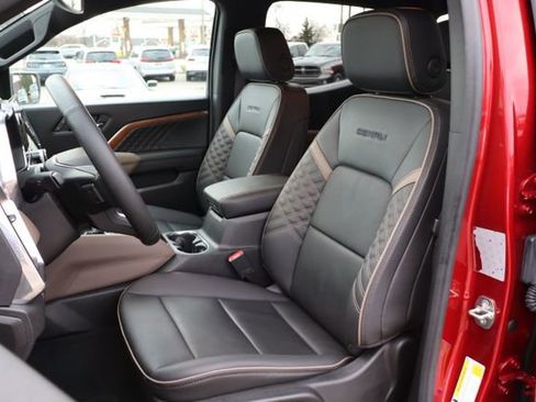 Used 2023 GMC Canyon Denali image 11