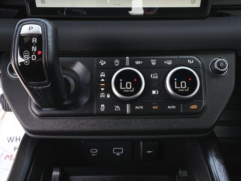 Used 2021 Land Rover Defender 90 X-Dynamic S AWD/4WD image 25