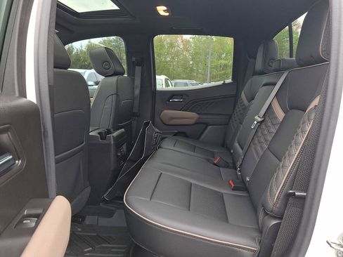 Certified 2023 GMC Canyon Denali AWD/4WD image 12