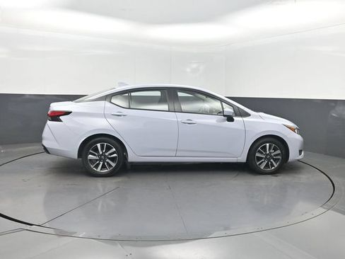 Used 2024 Nissan Versa SV FWD image 31