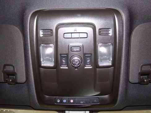 Used 2021 GMC Yukon Denali image 20