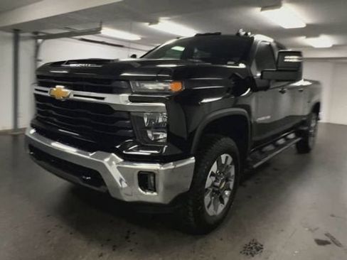 Used 2024 Chevrolet Silverado 2500 LT w/ All Star Edition AWD/4WD image 3