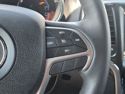 Used 2018 Jeep Grand Cherokee Altitude RWD image 35