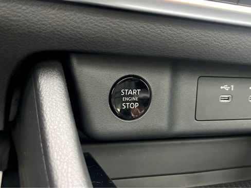 Certified 2025 Nissan Rogue SV w/ SV Premium Package FWD image 28