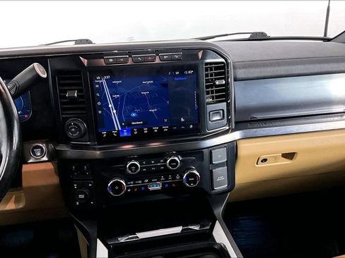 Used 2023 Ford F250 Lariat w/ Lariat Ultimate Package AWD/4WD image 6