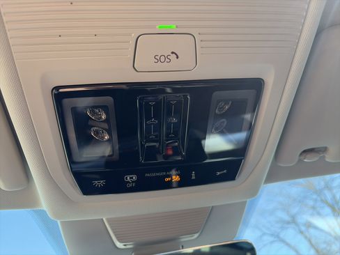 New 2026 Volkswagen Tiguan SE image 38