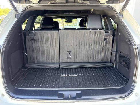 Used 2021 Toyota Highlander XSE AWD/4WD image 10