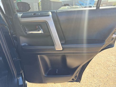 Used 2018 Toyota 4Runner SR5 Premium AWD/4WD image 32