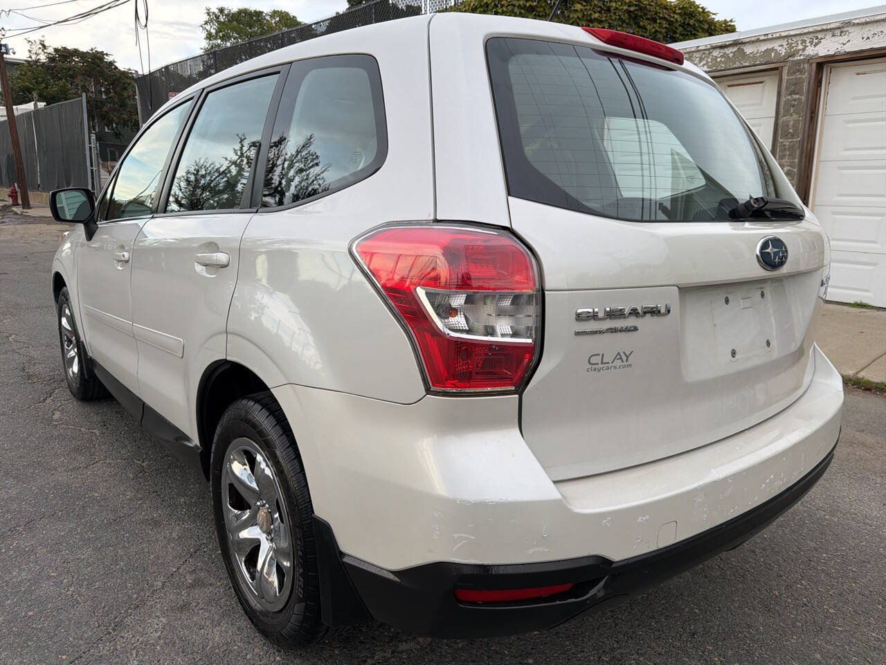 Used 2014 Subaru Forester 2.5i AWD/4WD image 3