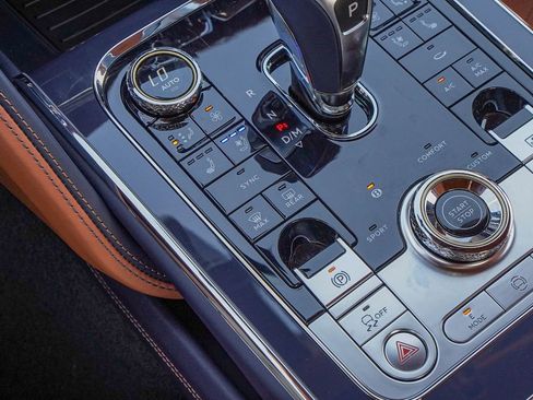 New 2026 Bentley Flying Spur Plug-In Hybrid image 29