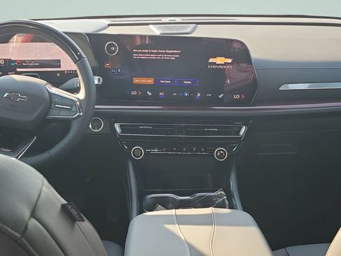 New 2026 Chevrolet Traverse Z71 w/ Enhanced Driving Package AWD/4WD image 28