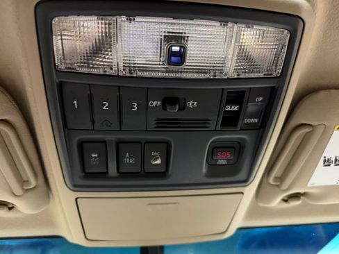 Used 2012 Toyota 4Runner Limited AWD/4WD image 25