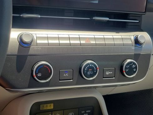 New 2027 Hyundai Kona SE FWD image 13