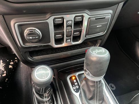 Used 2018 Jeep Wrangler Unlimited Sahara w/ Dual Top Group image 12