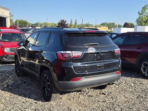 Used 2022 Jeep Compass Latitude w/ Convenience Group AWD/4WD image 4
