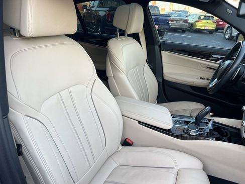 Used 2019 BMW 530i xDrive 530i xDrive image 46