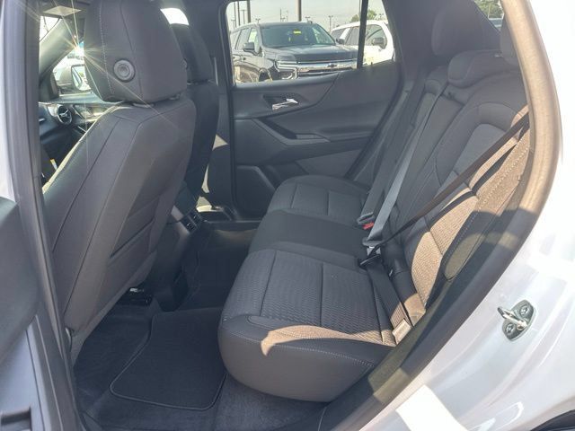 New 2027 Chevrolet Equinox LT w/ Safety and Technology Package FWD image 28