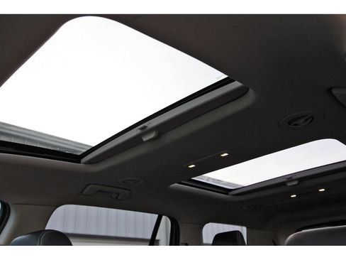 Used 2019 GMC Acadia Denali w/ Technology Package FWD image 32