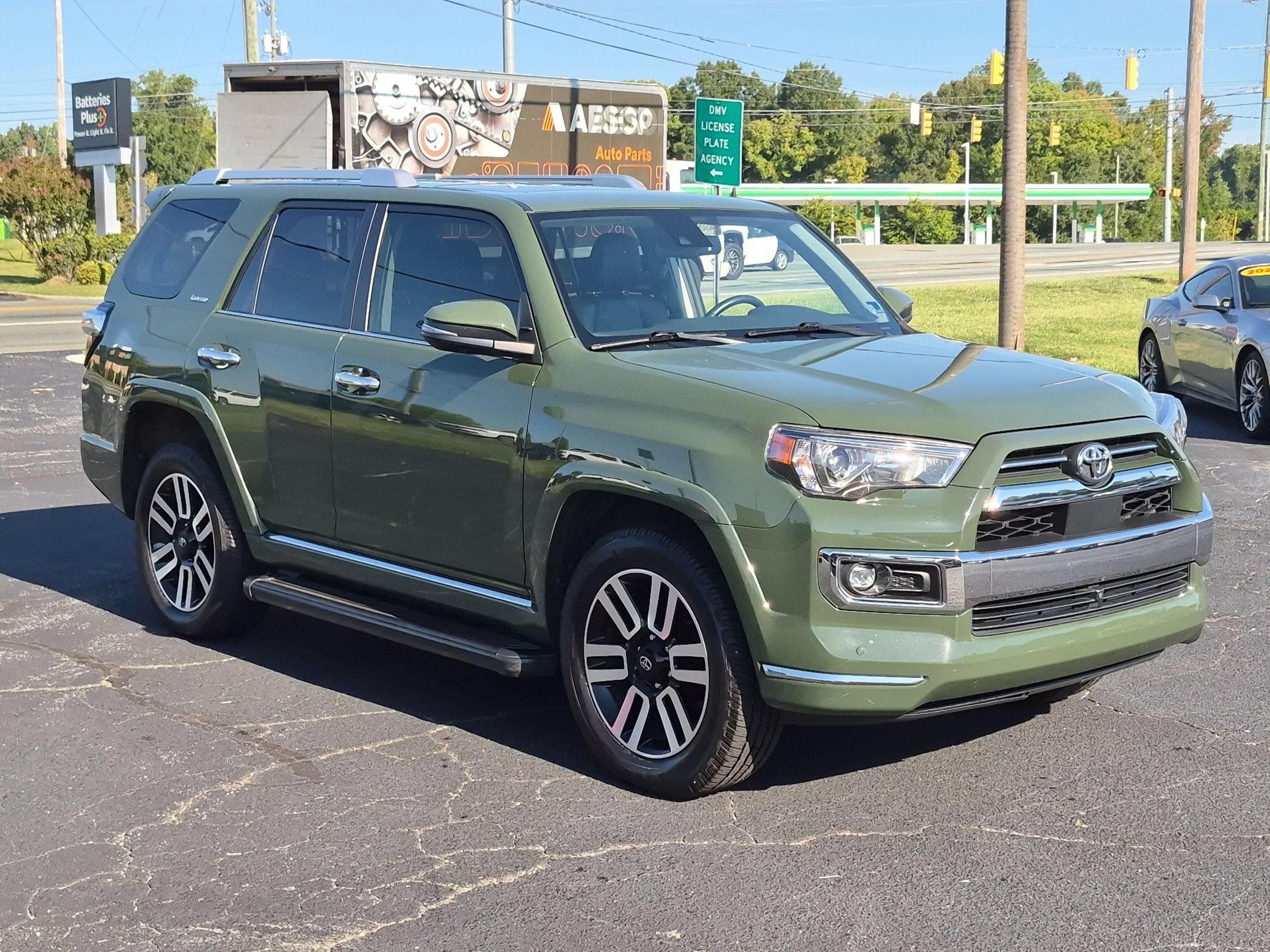 Used 2022 Toyota 4Runner Limited AWD/4WD image 7
