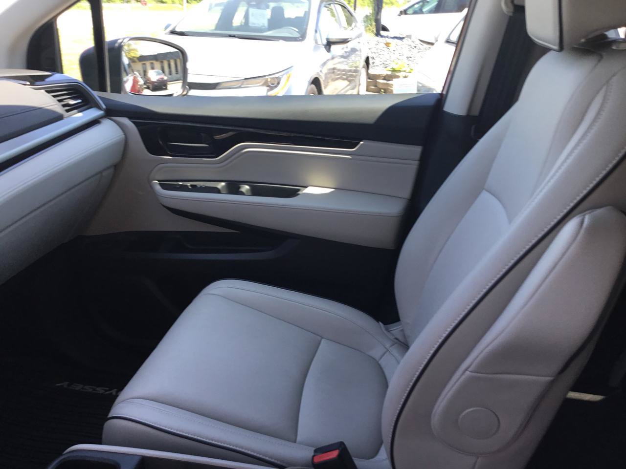 Used 2025 Honda Odyssey Touring image 15