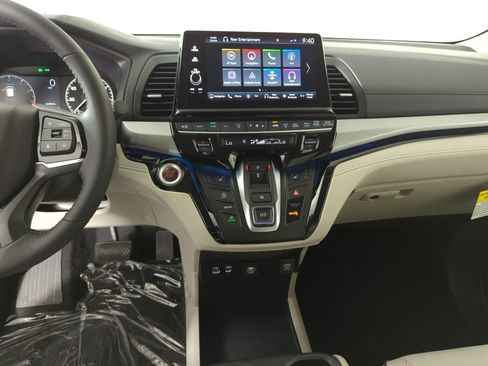 New 2026 Honda Odyssey Touring image 16