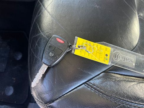 Used 2014 Jeep Wrangler Unlimited Sahara image 32