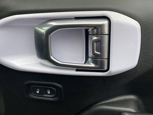 Used 2022 Jeep Wrangler Unlimited Sport image 15