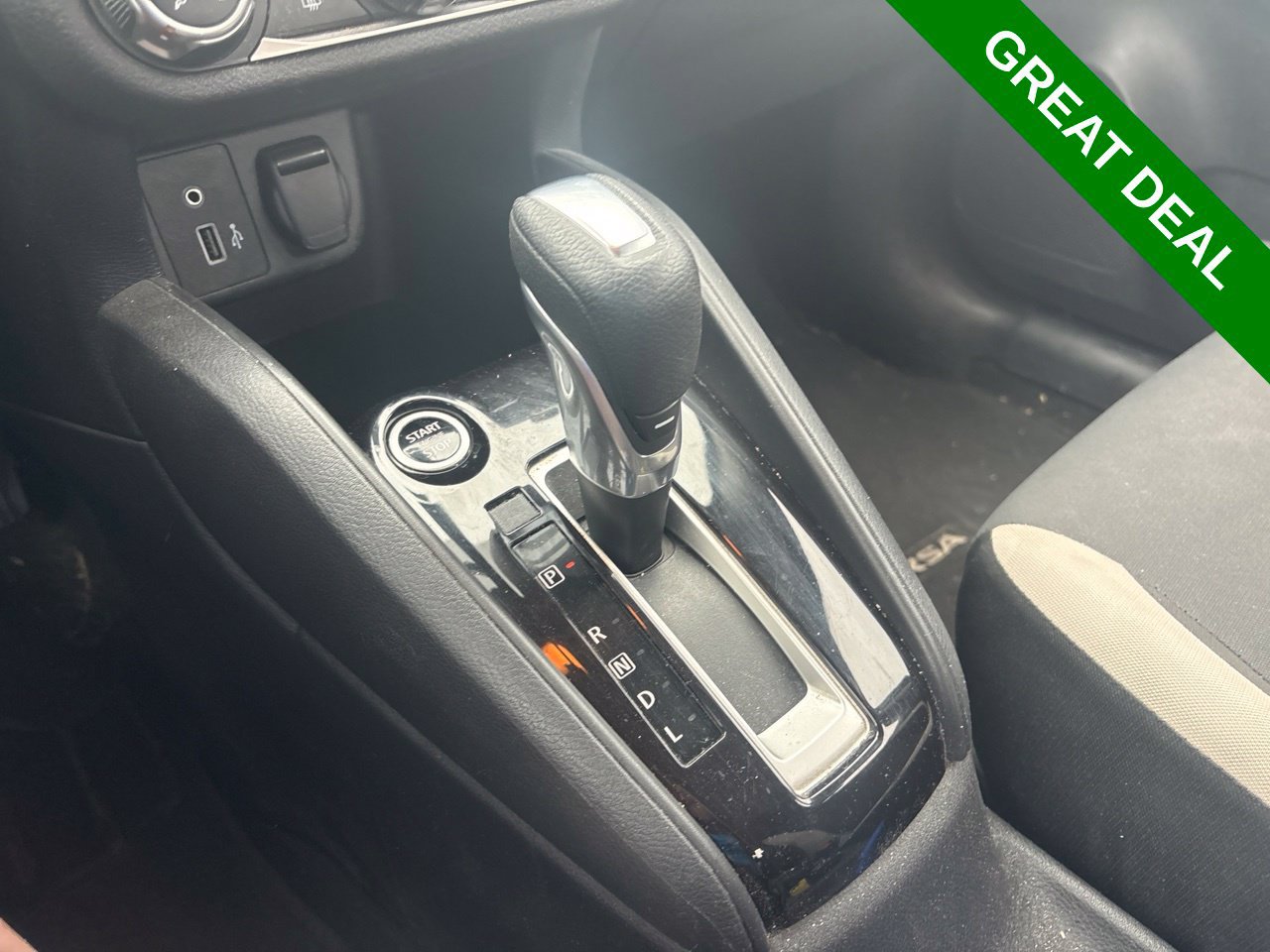 Used 2021 Nissan Versa SV FWD image 16