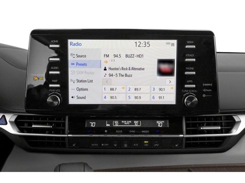 Used 2023 Toyota Sienna XLE w/ XLE Plus Package image 10