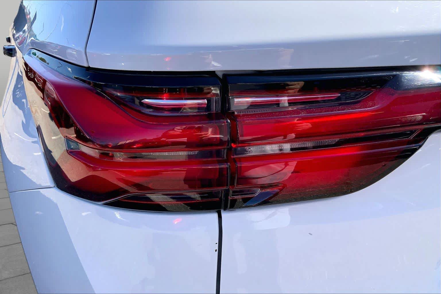 Certified 2023 Chevrolet Traverse Premier w/ Redline Edition AWD/4WD image 27