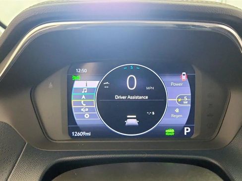 Used 2023 Chevrolet Bolt EUV Premier FWD image 23