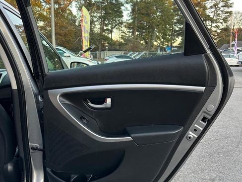 Used 2015 Hyundai Elantra GT w/ Option Group 03 image 15