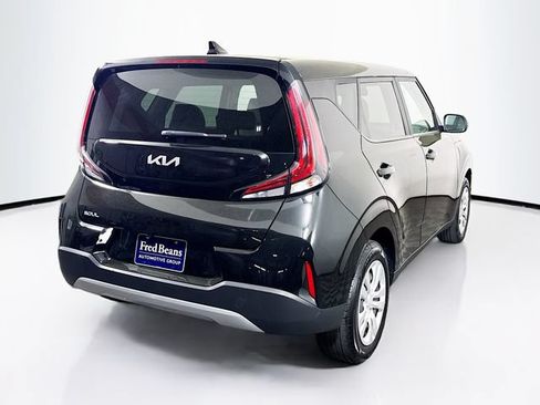 Used 2023 Kia Soul LX FWD image 7
