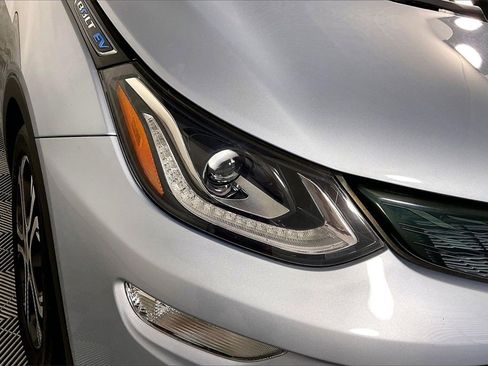 Used 2018 Chevrolet Bolt Premier w/ Driver Confidence II Package image 46