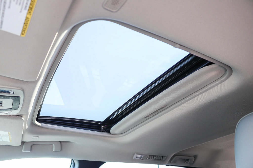 Used 2025 Toyota Sienna XLE FWD image 25