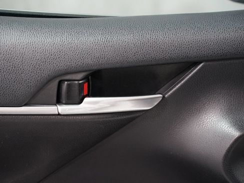 Used 2021 Toyota Camry SE FWD image 29