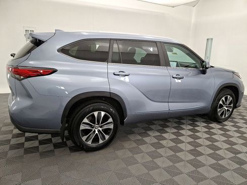 Certified 2023 Toyota Highlander XLE image 26