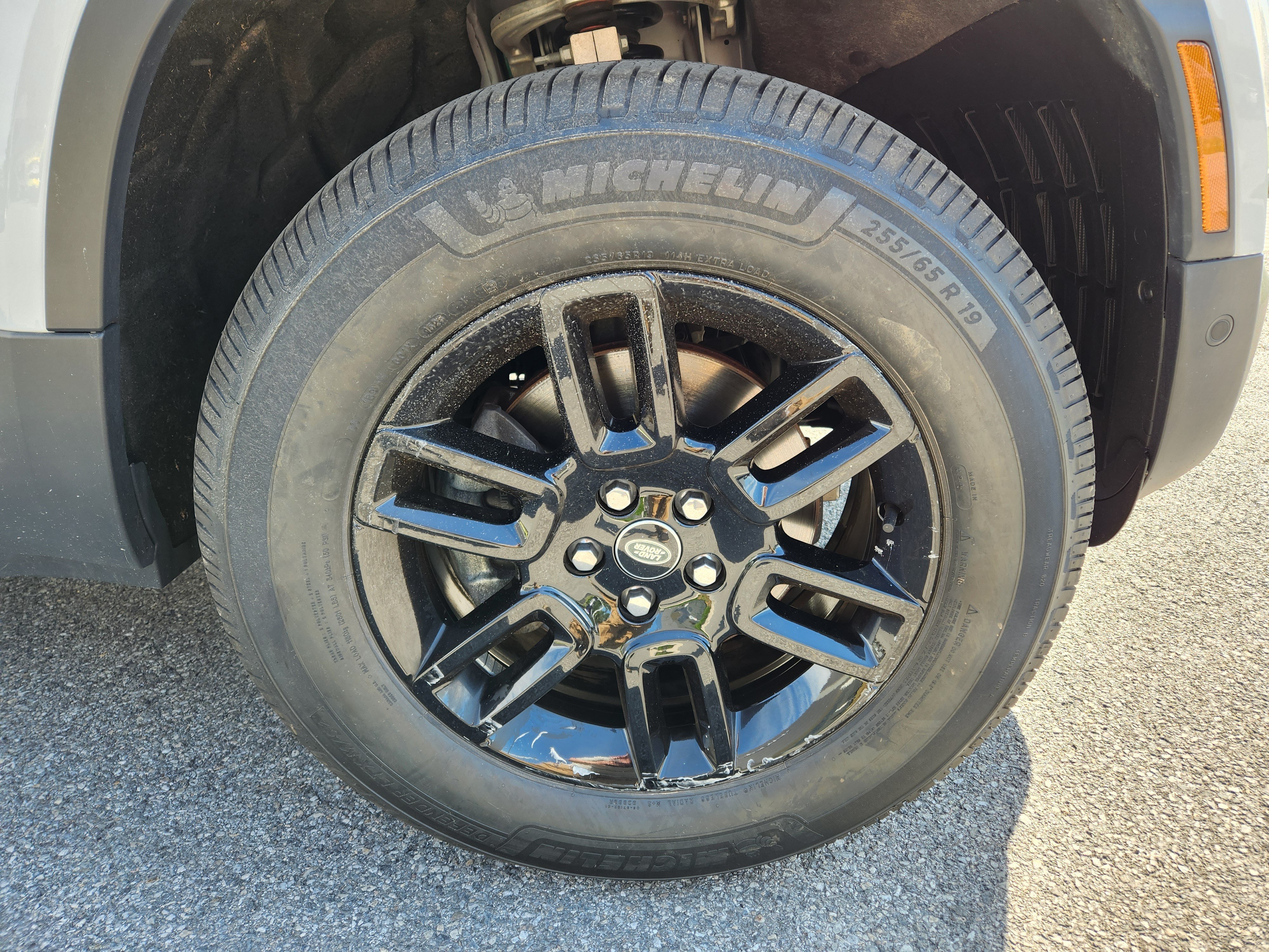 Certified 2025 Land Rover Defender 110 S AWD/4WD image 7