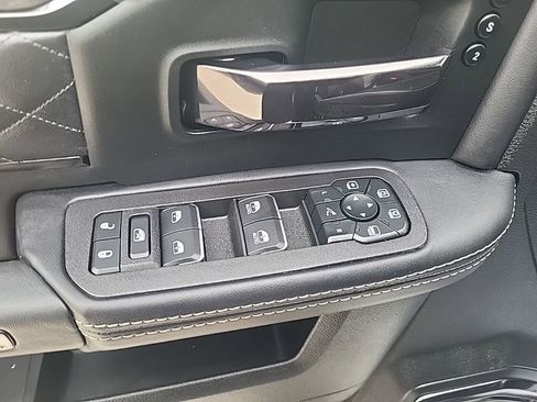 Used 2025 RAM 3500 Limited image 14